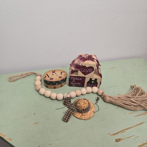 Other - Primitive Miniatures - ABC Apple Box, Love Makes a House a Home Blocks, Hat